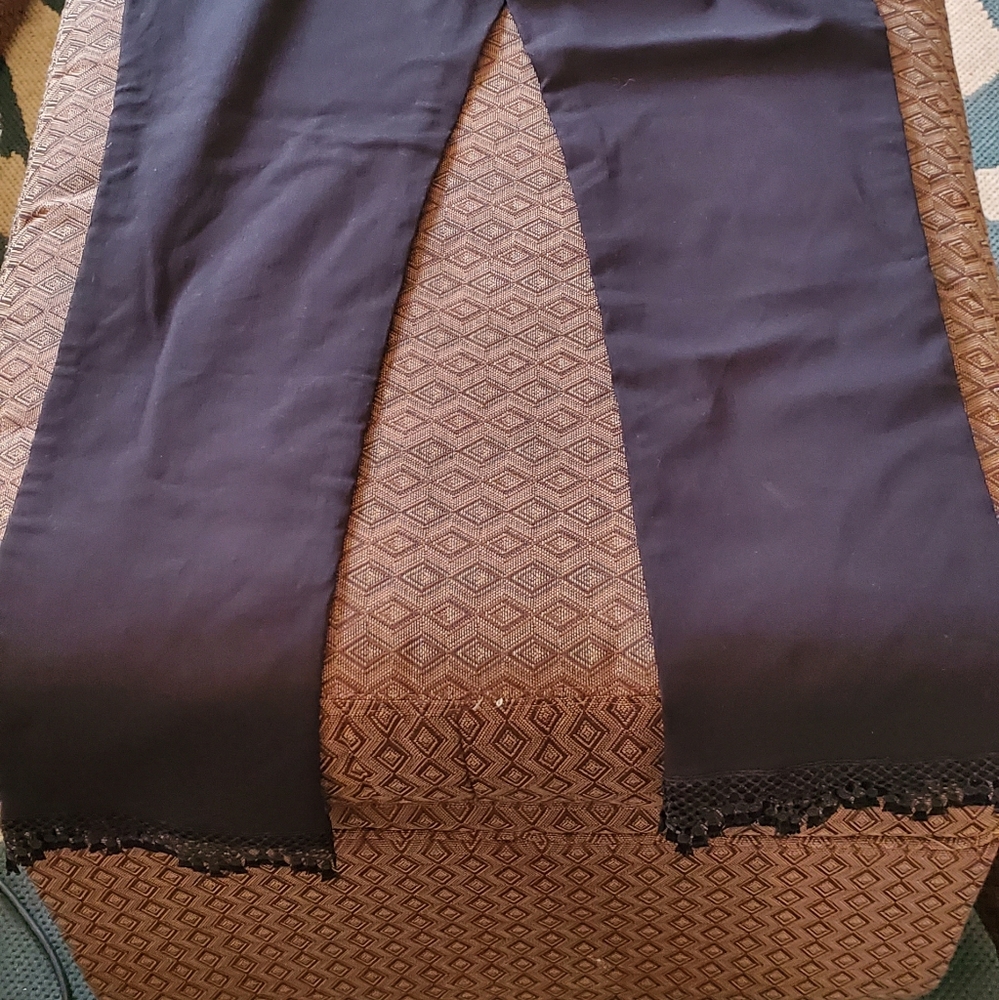 Capris - Picture 3 of 4